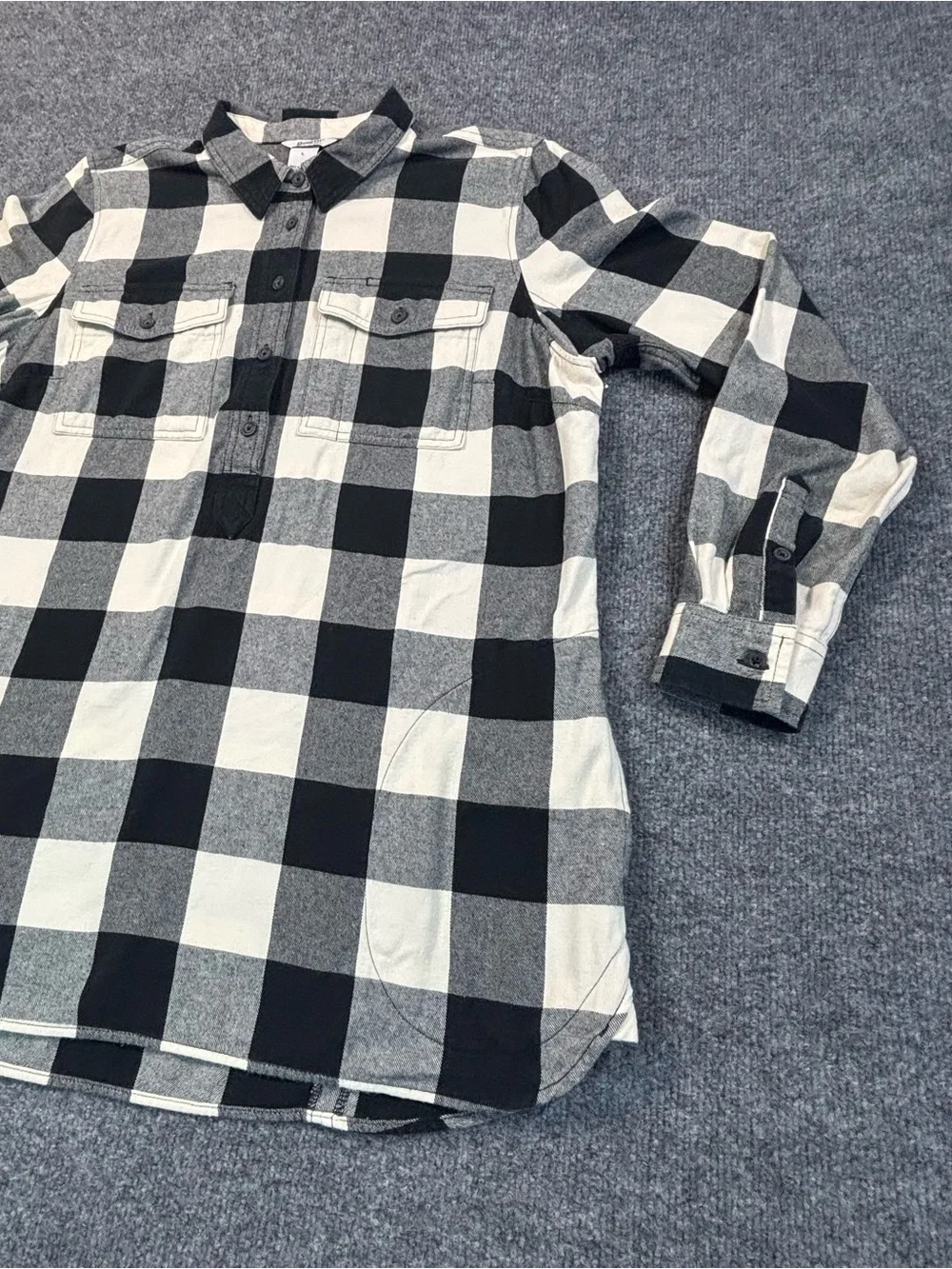 Duluth Trading Co Women L Flannel Shirt Shacket Plaid Black White Pockets Tunic